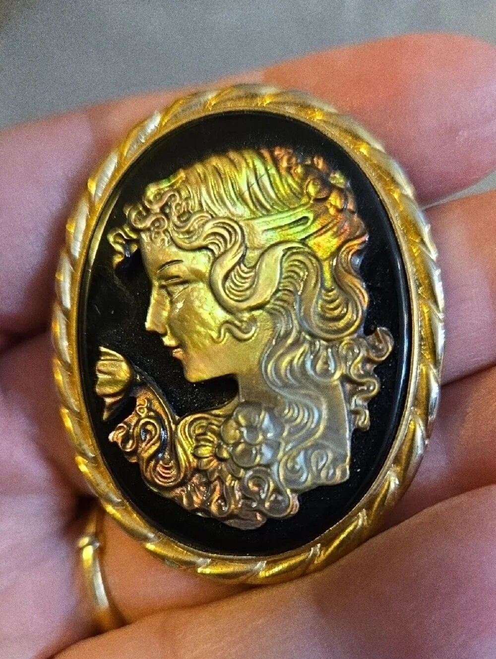 Vintage Style Gold-Tone and Black Cameo Brooch/Pendant